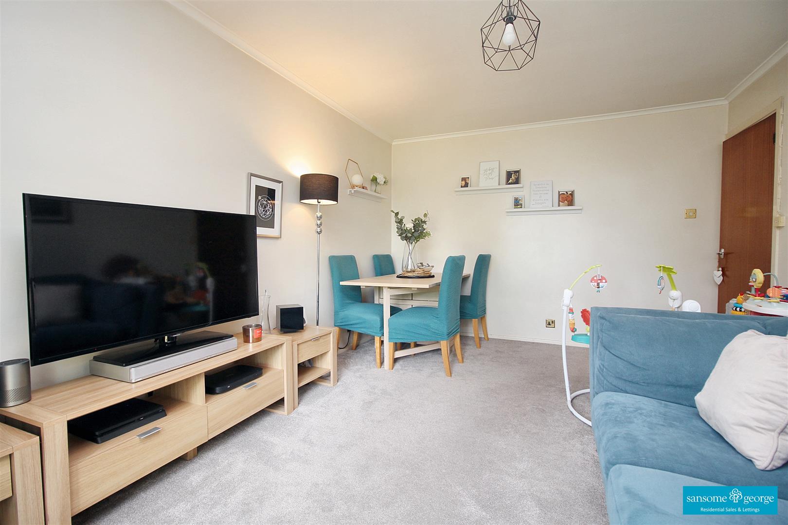 2 bed property in Southcote Road, Reading